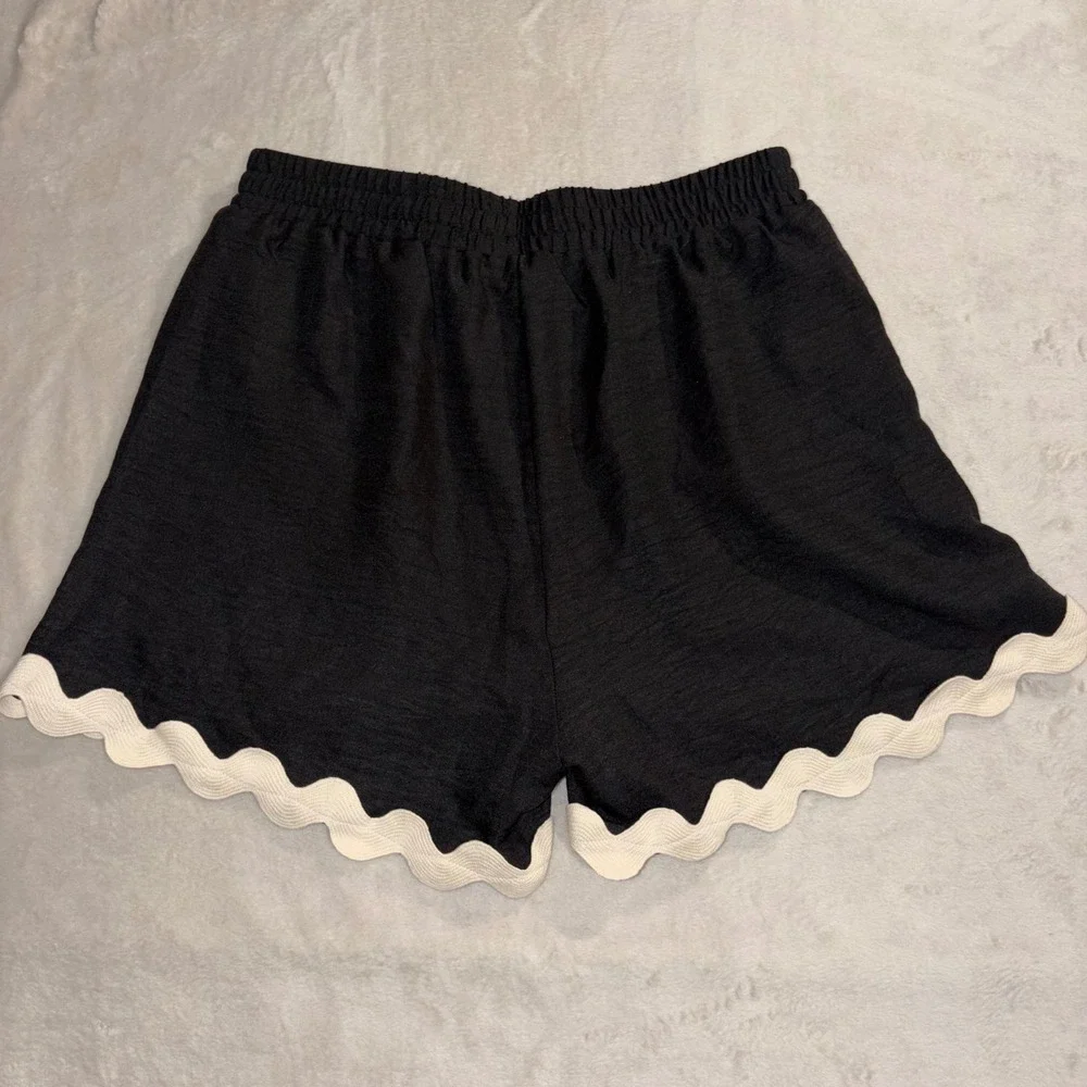 Entro Womens Black Ric Rac Scalloped Hem Shorts Elastic Waist Pockets P22729 L